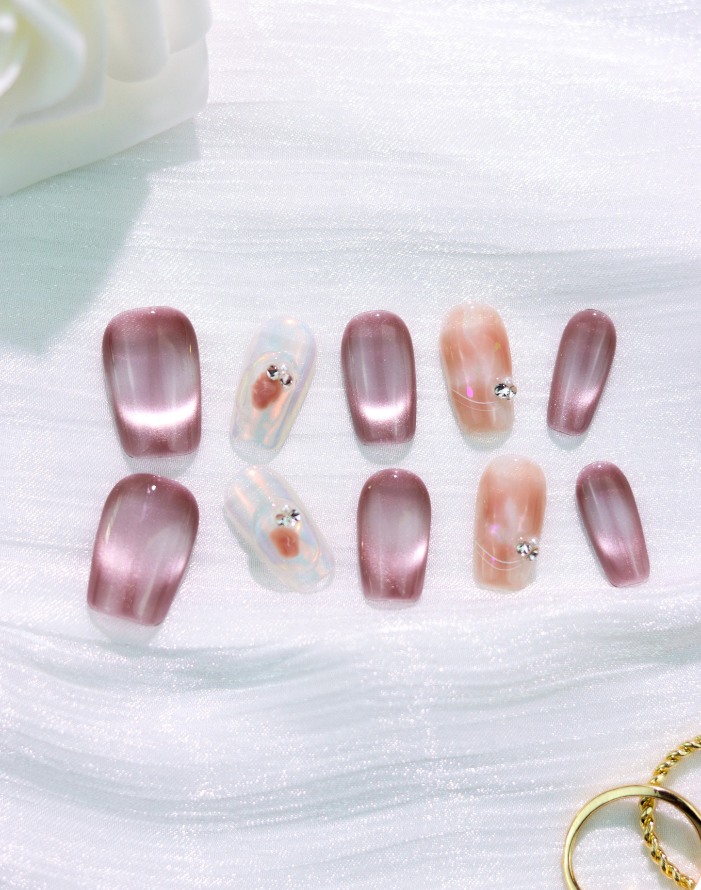 Rosy Jelly - ローズベージュ透け感ニュアンスワンポイントビジュー ミディアムスクエアオフネイルチップ