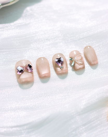 Butterfly Kiss - ミルキーピンク立体リボンハートアクセントニュアンス ショートスクエアオフネイルチップ