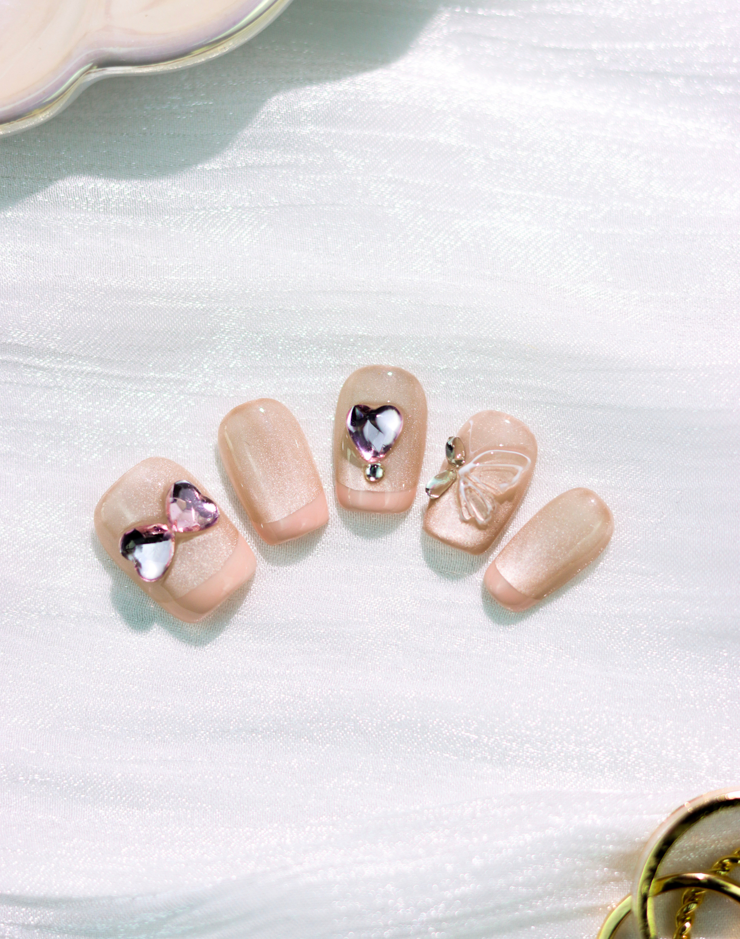 Butterfly Kiss - ミルキーピンク立体リボンハートアクセントニュアンス ショートスクエアオフネイルチップ