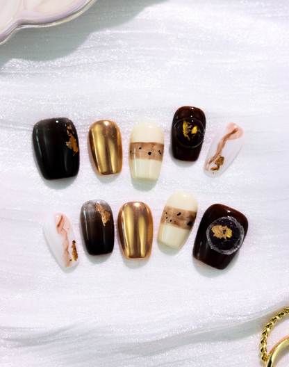 Cocoa Melt - ダークブラウン×ミルキー 大理石ニュアンス ゴールドアクセント ミディアムスクエアオフネイルチップ