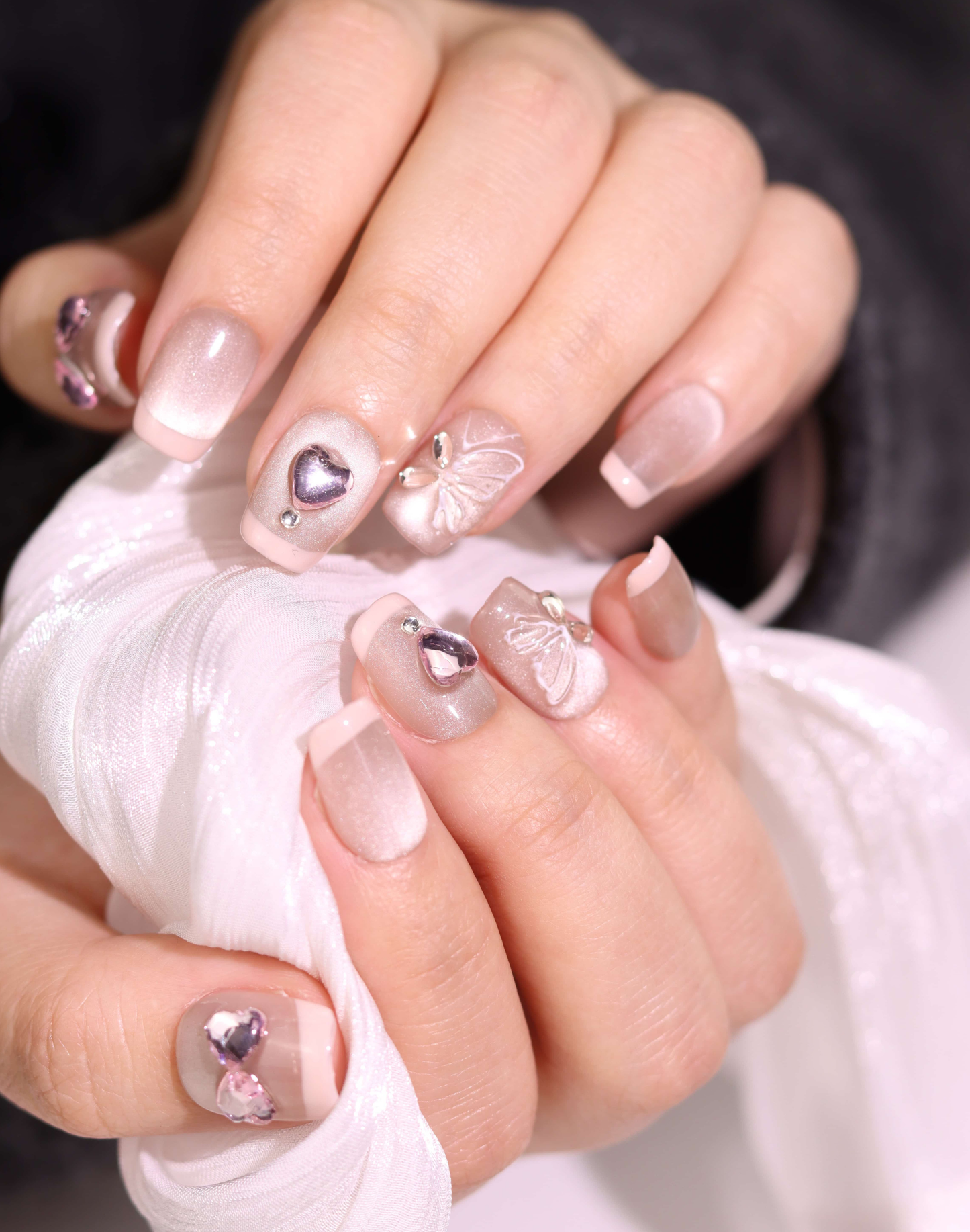 Butterfly Kiss - ミルキーピンク立体リボンハートアクセントニュアンス ショートスクエアオフネイルチップ