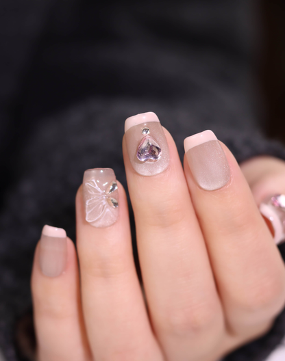 Butterfly Kiss - ミルキーピンク立体リボンハートアクセントニュアンス ショートスクエアオフネイルチップ