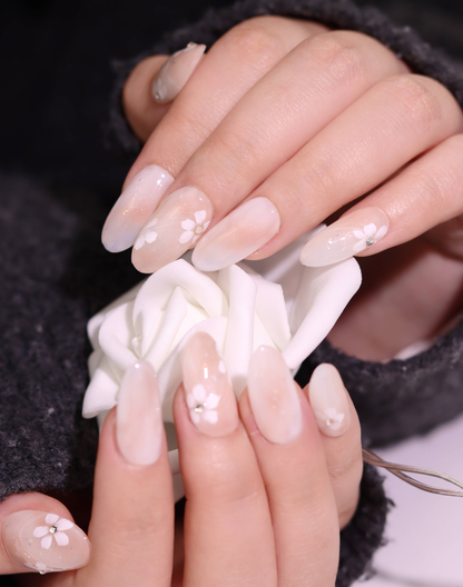 Petal Drift - ヌーディーベージュ フラワーペタル ニュアンス 上品オーバル ネイルチップ