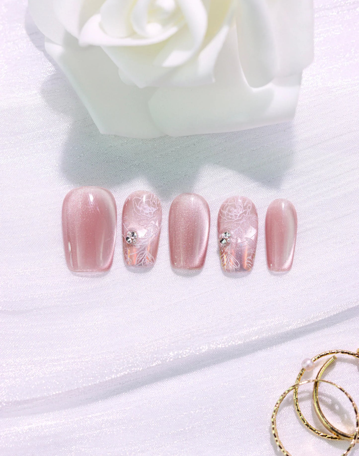 【20%OFF】Rosy Lace - ローズベージュレースニュアンスビジュー上品 ミディアムスクエアオフネイルチップ