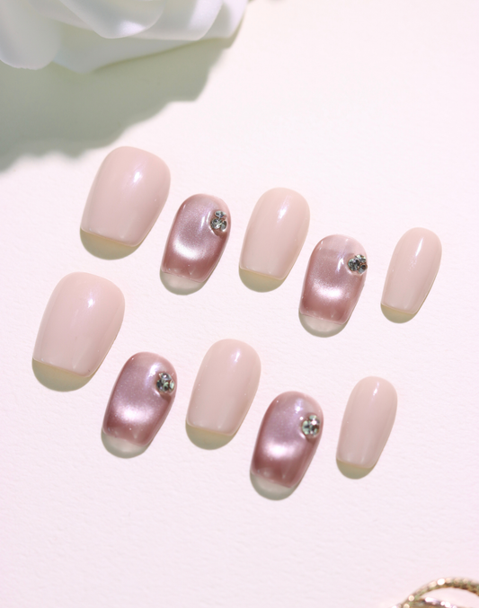 Cocoa Beige - ミルキーブラウン ワンポイントビジュー上品ニュアンスショートスクエアオフネイルチップ