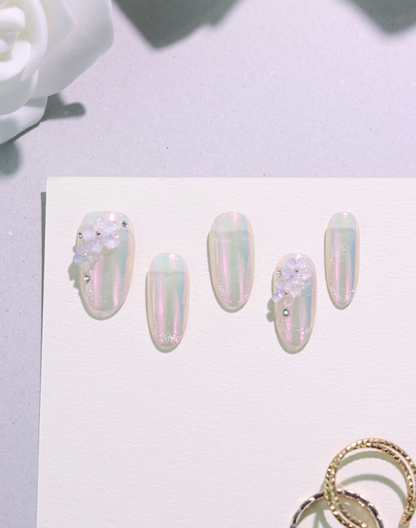 【20%OFF】Crystal Bloom - クリアフラワー透明感ビジューオーバルネイルチップ