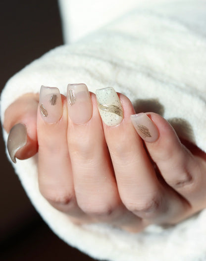 【20%OFF】Golden Dust - 水光ネイルヌーディーベージュ金箔デザインショートスクエアオフネイルチップ