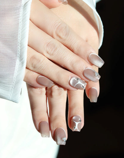 【20%OFF】Pearl Sketch - ミルキーベージュパールラインニュアンスデザインショートスクエアオフネイルチップ