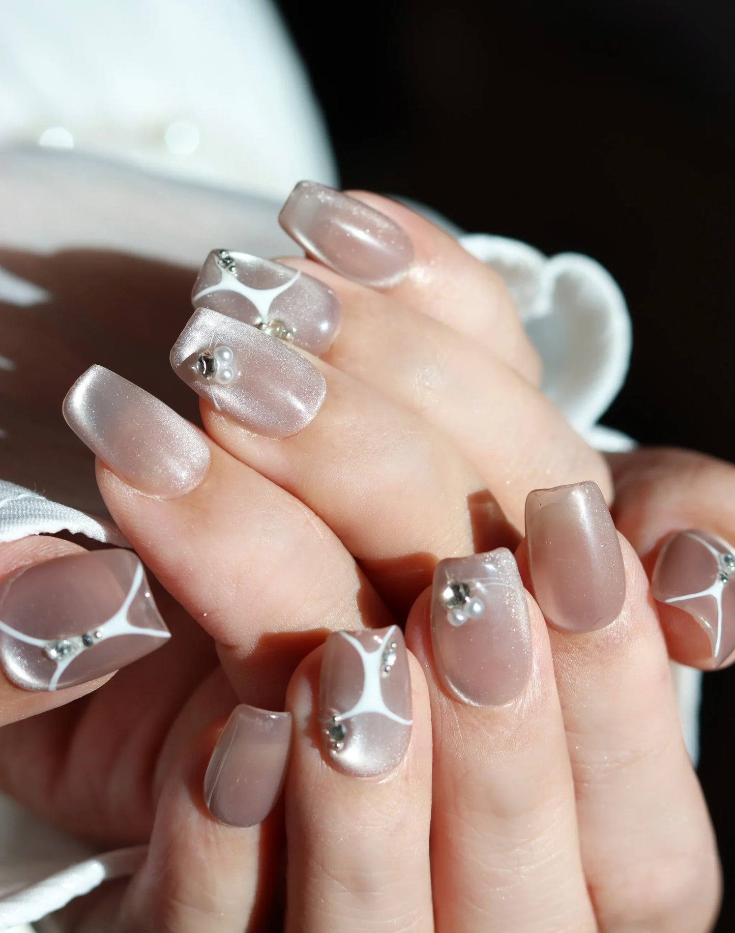 【20%OFF】Pearl Sketch - ミルキーベージュパールラインニュアンスデザインショートスクエアオフネイルチップ